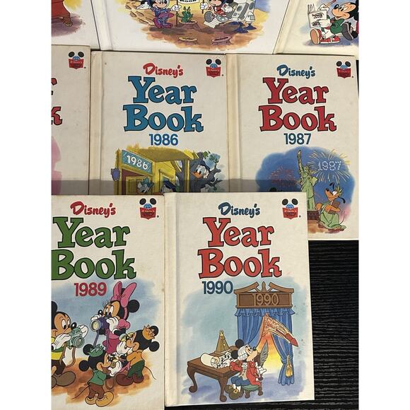 Disney's Year Book Hard Cover 1984-1990, 92 & 98 Yearbook. 89 & 94 Disneys Diary - Picture 3 of 5